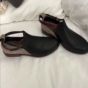 Naot size 7 black and tan ankle shoes